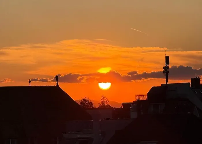 Geraeumiges In Charmantem Altbau *