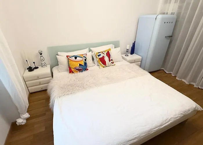 Geraeumiges In Charmantem Altbau דירה