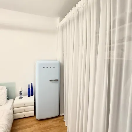 Geraeumiges In Charmantem Altbau Ζυρίχη
